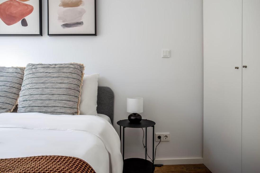 Private Bedrooms In The Heart Of Lisbon Luaran gambar