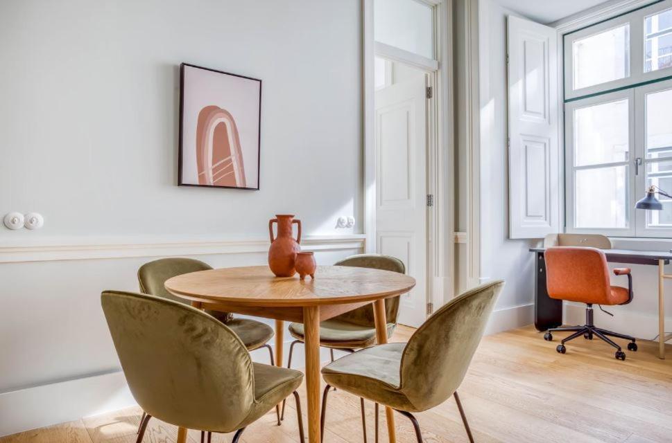 Private Bedrooms In The Heart Of Lisbon Luaran gambar