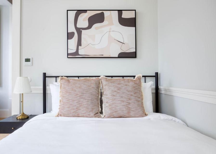 Private Bedrooms In The Heart Of Lisbon Luaran gambar